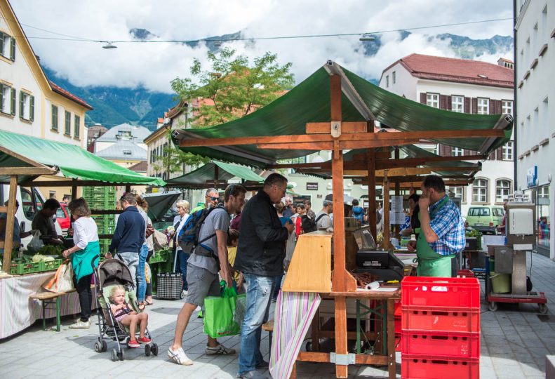 nachhaltiges innsbruck, nachhaltigkeit, konsum, nachhaltigkeit innsbruck, bauernmarkt, wandern, innsbruck bauern, tiroler honig, nachhaltige alternativen,