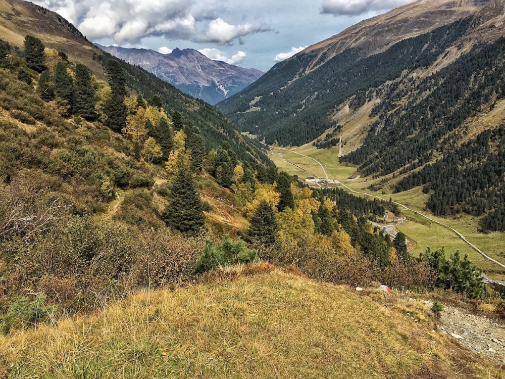 Der Blick auf den Alpengasthof Lüsens und das Lüsental