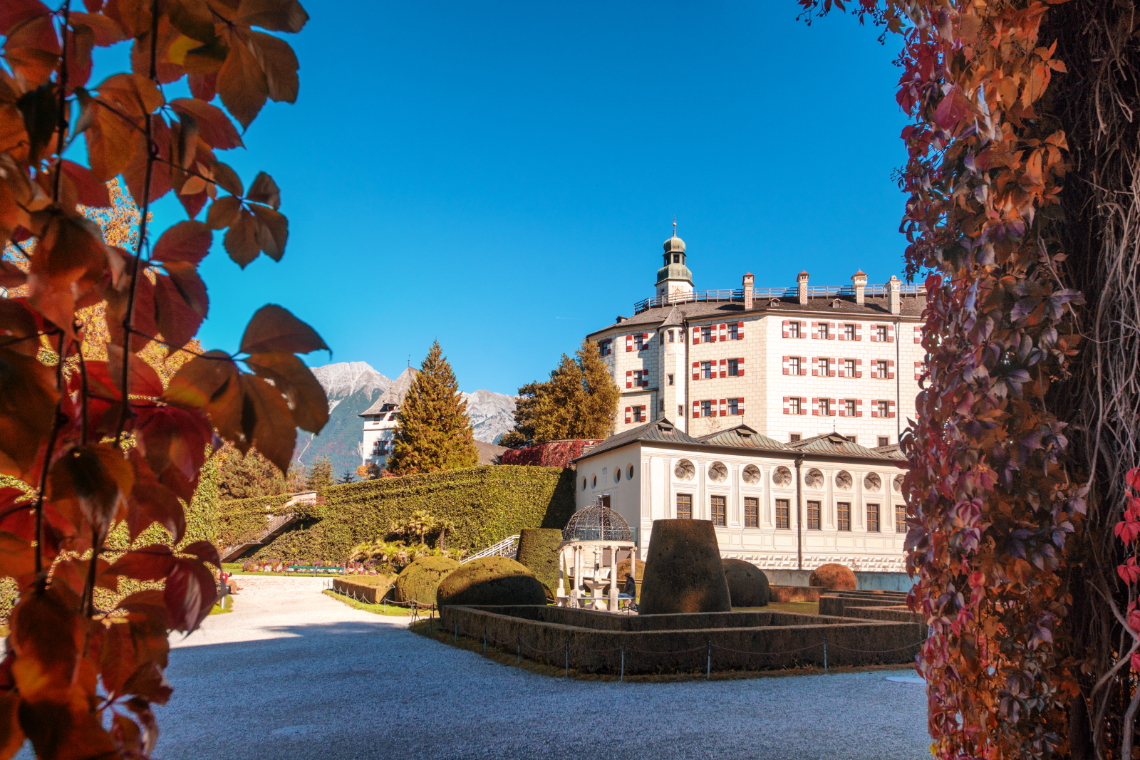 Schloss Ambras im Herbst, Innsbruck