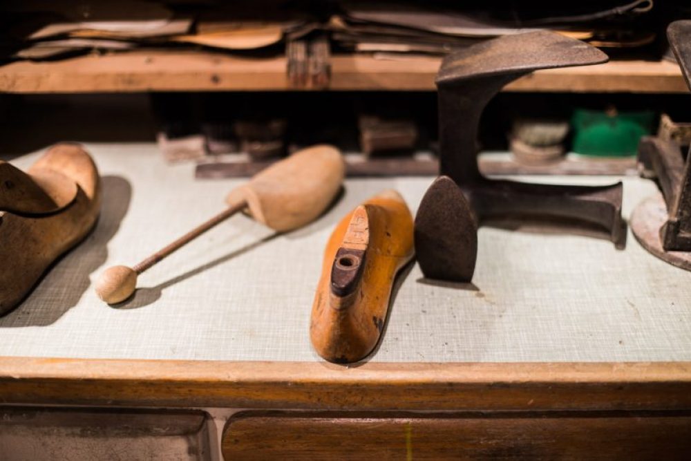 Mit solchen Modellen fertigte man früher Schuhe an.