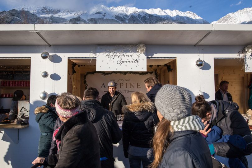 Max am Stand auf der Hungerburg