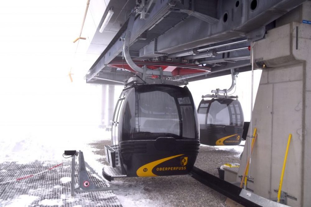 Ein paar technische Daten: Länge 1.600 Meter über 235 Höhenmeter, Förderleistung bis zu 1.600 Personen pro Stunde, Fahrgeschwindigkeit 6 Meter pro Sekunde. Foto: Kainz