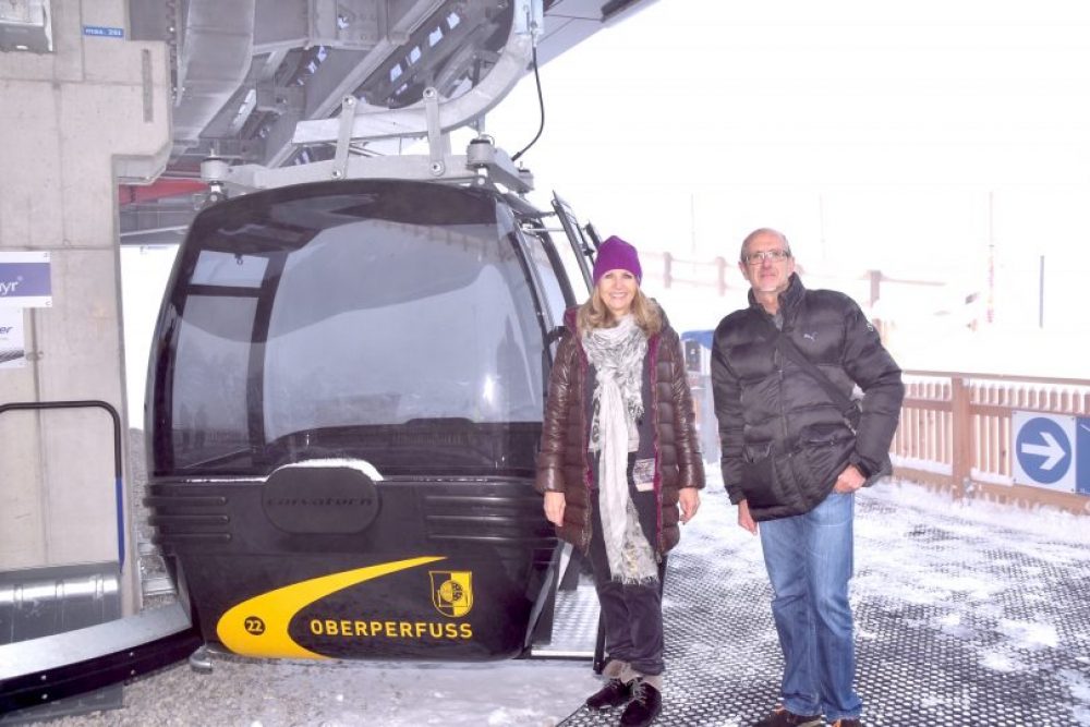 Große Freude bei den Verantwortlichen: Bgm. Johanna Obojes-Rubatscher und GF Hubert Deutschmann Foto: Kainz