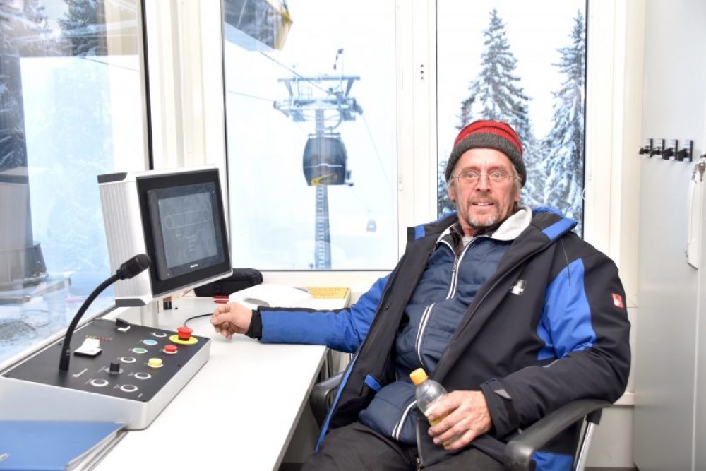 Maschinist Thomas in seiner Schaltzentrale. Foto: Kainz
