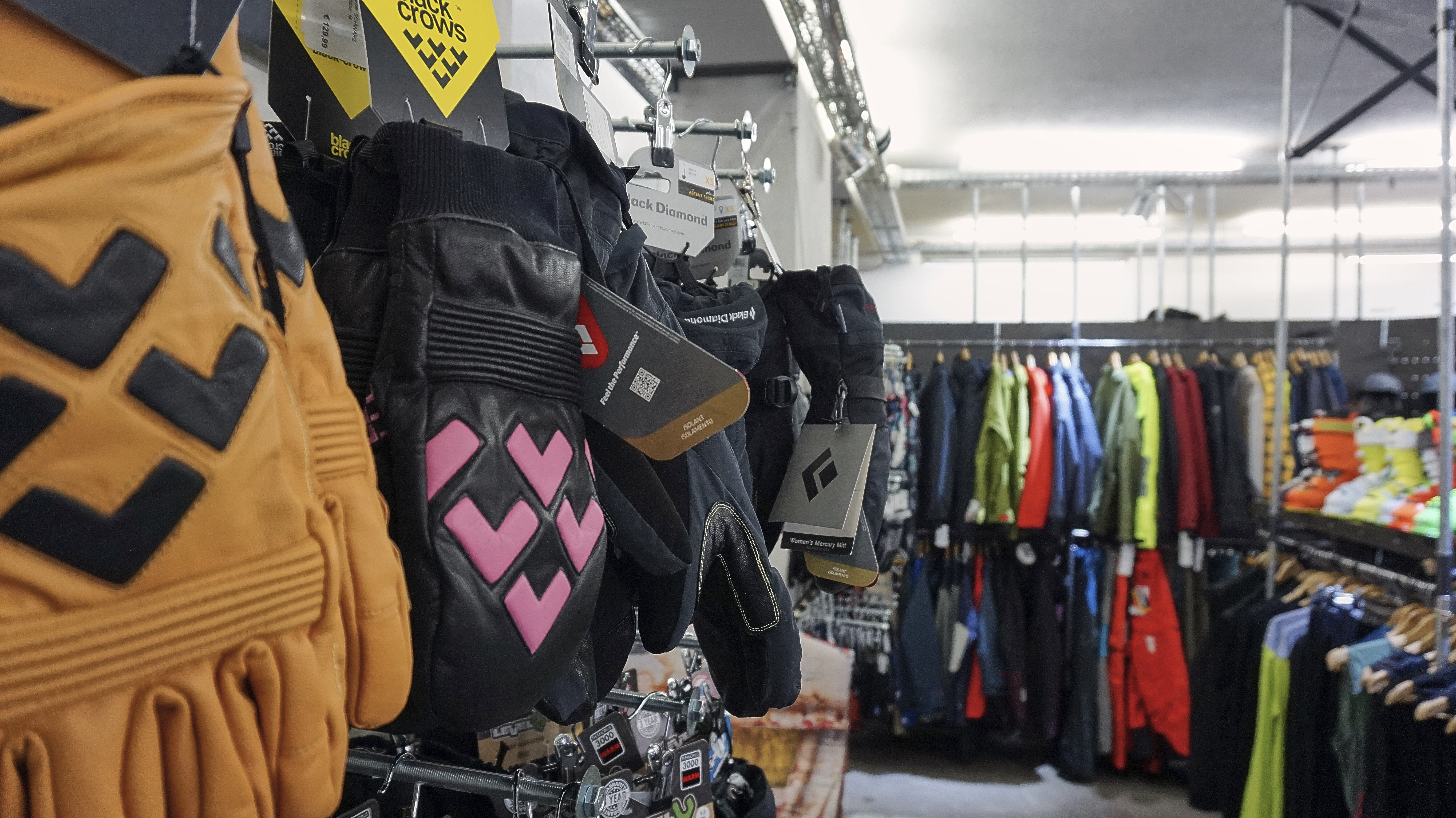 Skiing Sport Equipment Shops Innsbruck Service Die Börse Alpinerei Powder Institue Schnee Berg Fels Klettern Eis Ausrüstung Verleih