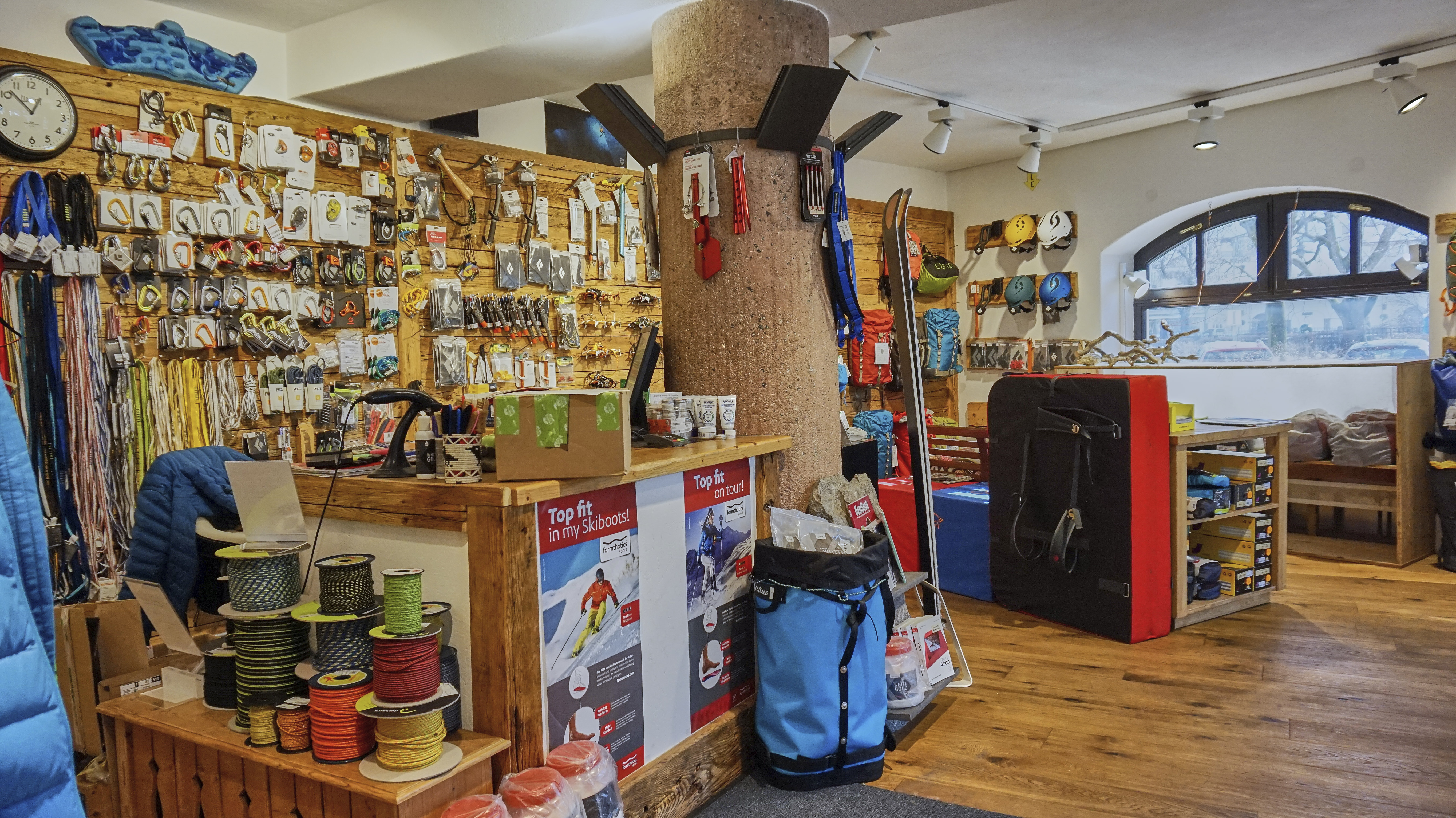 Skiing Sport Equipment Shops Innsbruck Service Die Börse Alpinerei Powder Institue Schnee Berg Fels Klettern Eis Ausrüstung Verleih