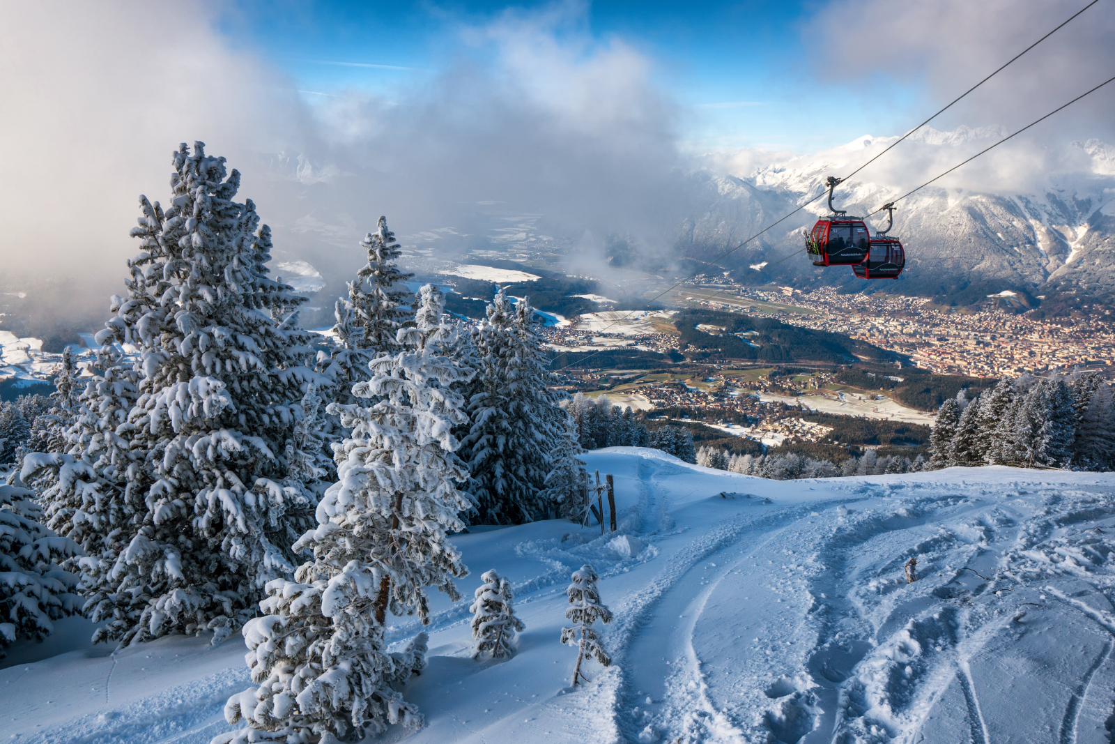 Neue Patscherkofelbahn mit Innsbruck