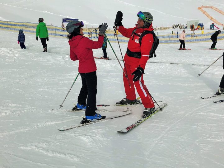 Fysun hat's geschafft und ist happy. Sie kann jetzt Skifahren! Foto: Tamara Kainz