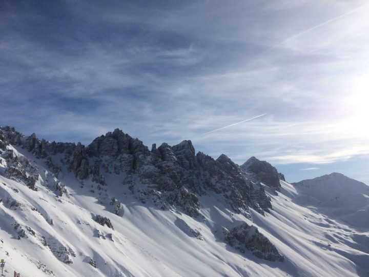 Die Axamer Lizum öffnet nach den Schneefällen wieder ihre Pforten. Und Wintersportler werden mit diesem Ausblick belohnt. © Monica Nadegger