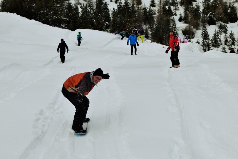 Konzentration, Gleichgewicht und Muskeln werden beim Snowskaten trainiert. Foto: Tamara Kainz