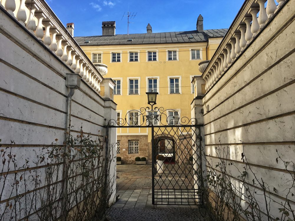 Der Ostflügel des Palais Trapp