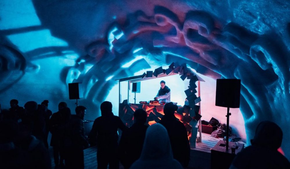 Partying at the Cloud 9 Igloo bar at Nordkette during Skinnovation