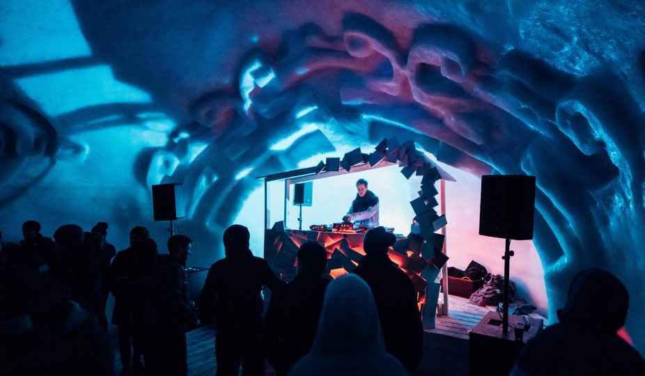 Partying at the Cloud 9 Igloo bar at Nordkette during Skinnovation