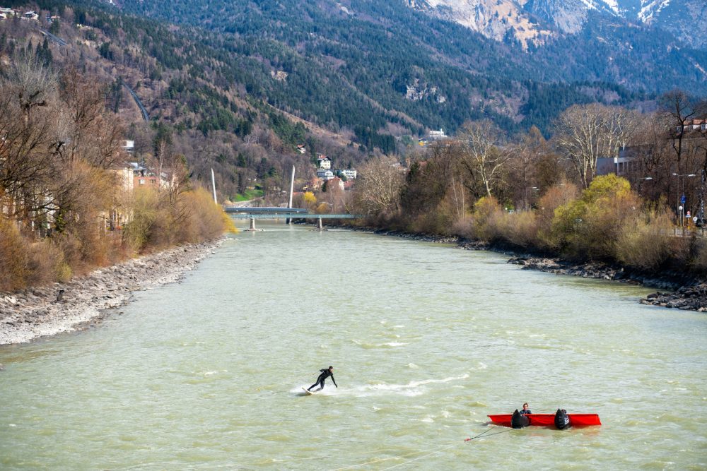 Riversurfing