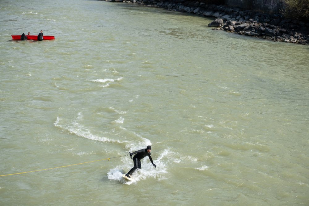 Riversurfing