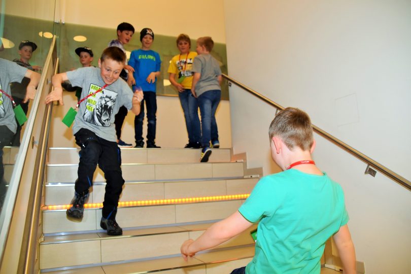 Wenn die Treppe klingt, wird noch lieber auf- und abgehüpft. Foto: Tamara Kainz