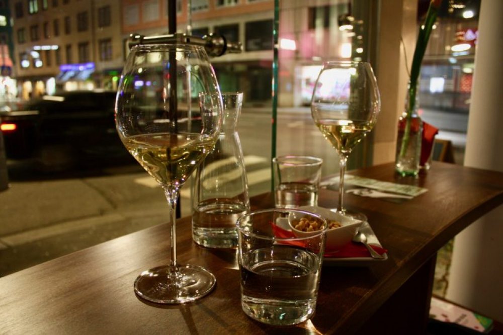 pre-dinner wine