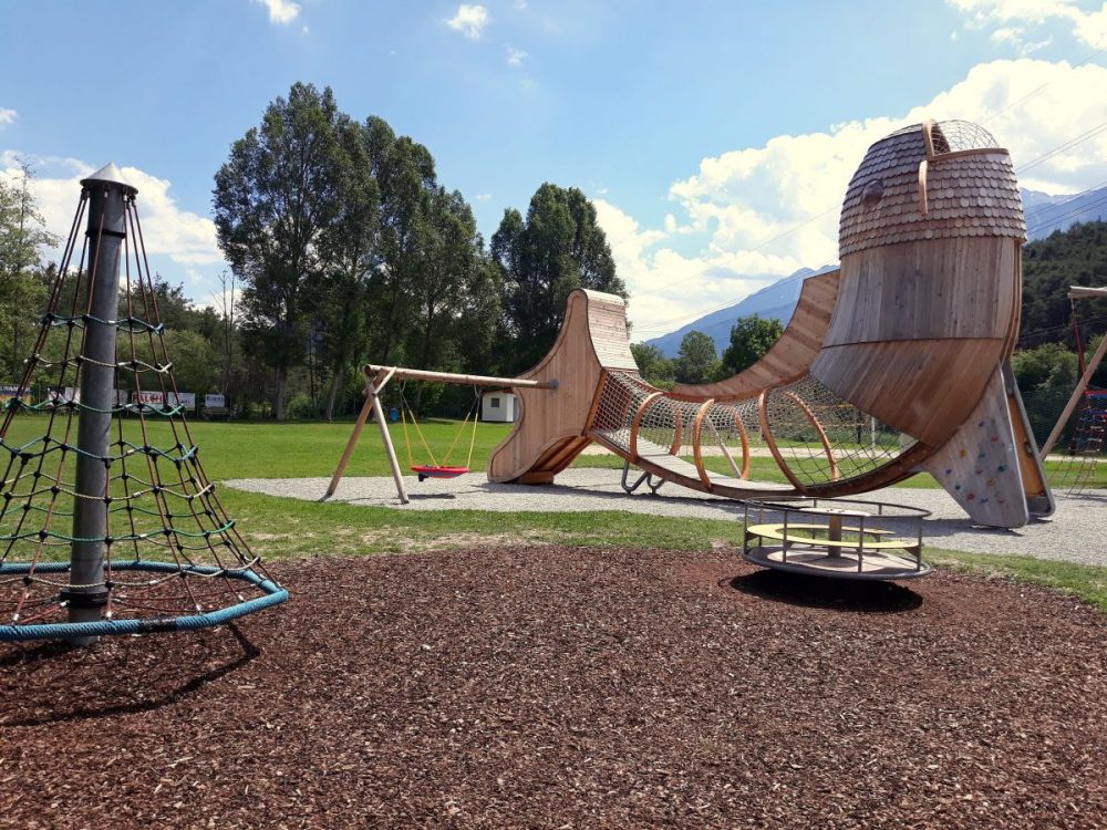 Spielplatz zum Thema „Fisch-Erlebnis“am Mieminger Badesee