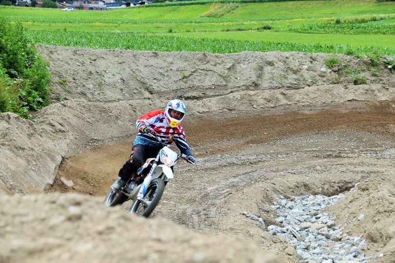 In der Offroad Arena bei Innsbruck kommen Actionhungrige voll auf ihre Kosten.