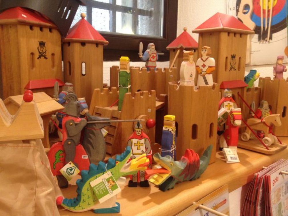 Giochi in legno nel negozio di giocattoli Carolines Spiel Art a Innsbruck - Foto © Laura Manfredi