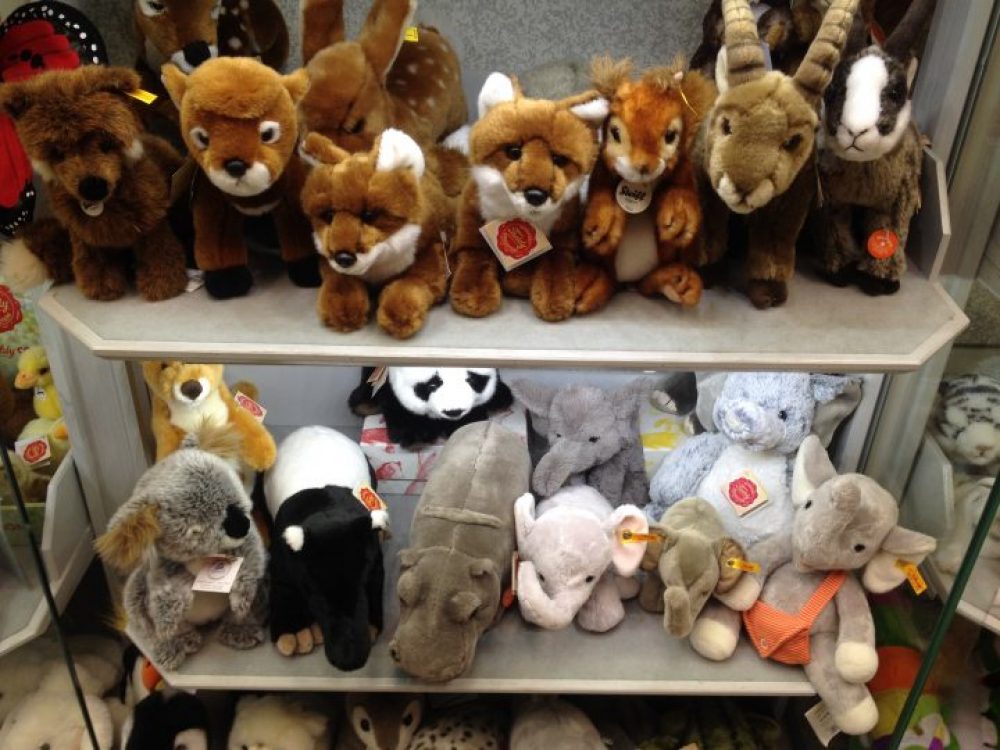 Peluche nel negozio di giocattoli e modellismo Heiss a Innsbruck - Foto © Laura Manfredi
