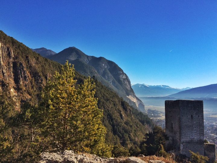 "Kaiser Maximilian geruhte oft und gerne in der Burg Fragenstein abzusteigen. Und von dort hat man die Martinswand ganz ausgezeichnet im Auge", schreibt der Autor zu diesem Bild. Foto: Werner Kräutler