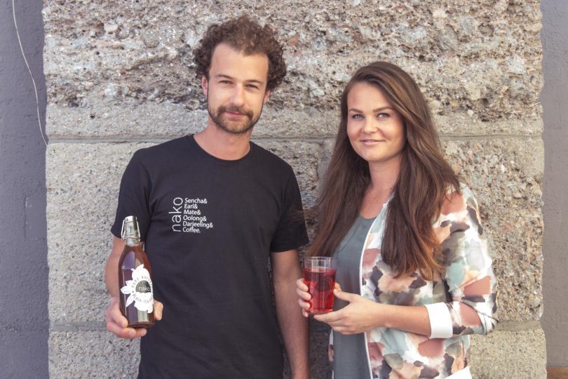 Niko und Ariane stehen hinter dem Label Nako-Sirup.