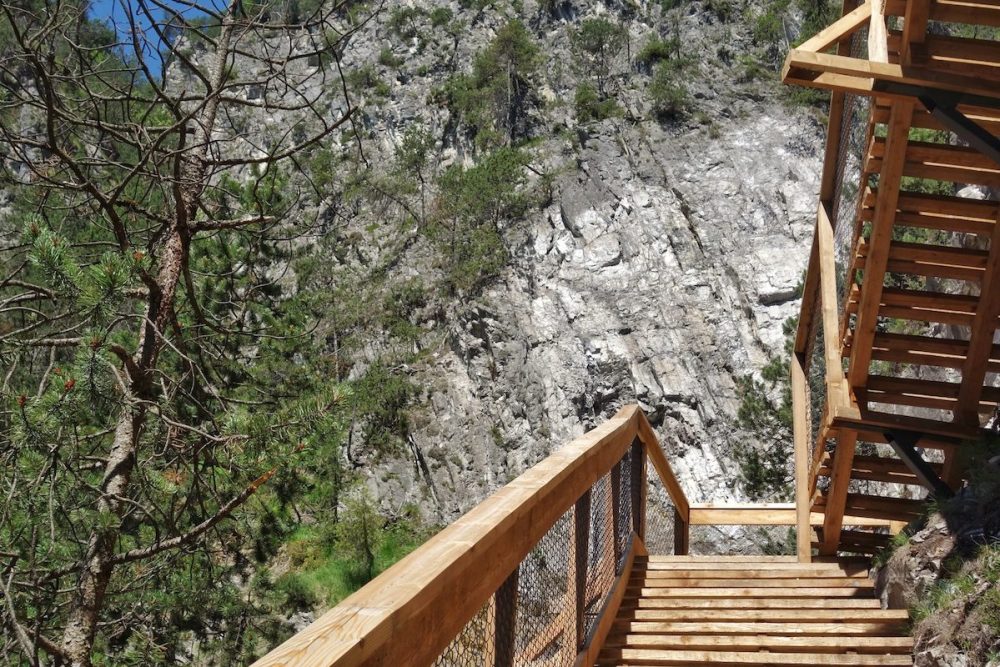 Klammsteig Stiege in Felswand