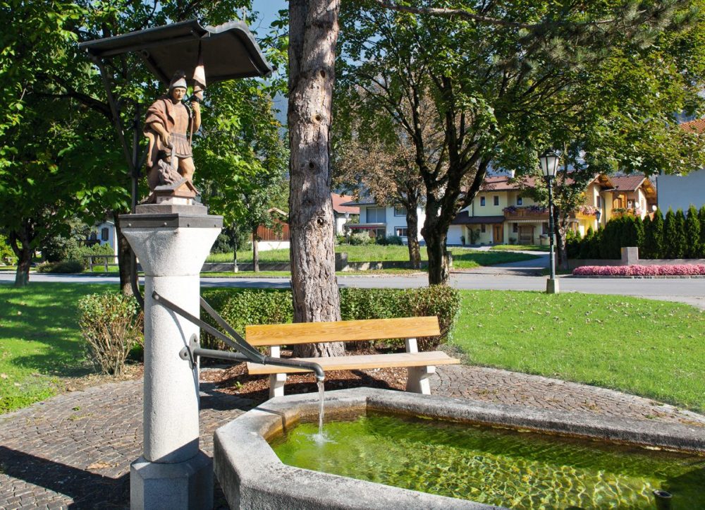 Dorfbrunnen in Unterperfuss © TVB Innsbruck / Christof Lackner