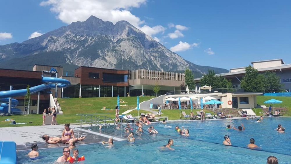 vasca esterna piscina Telfs