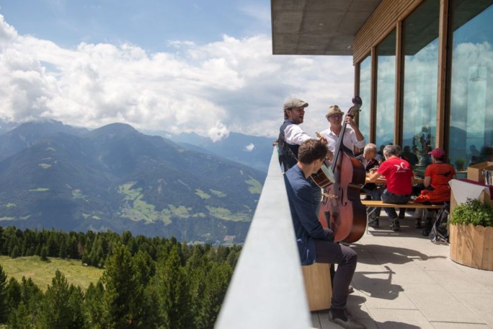VCM Soul auf der Terrasse der neuen Bergstation.