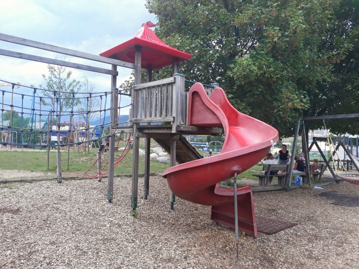 Kinderspielplatz beim Sportplatz