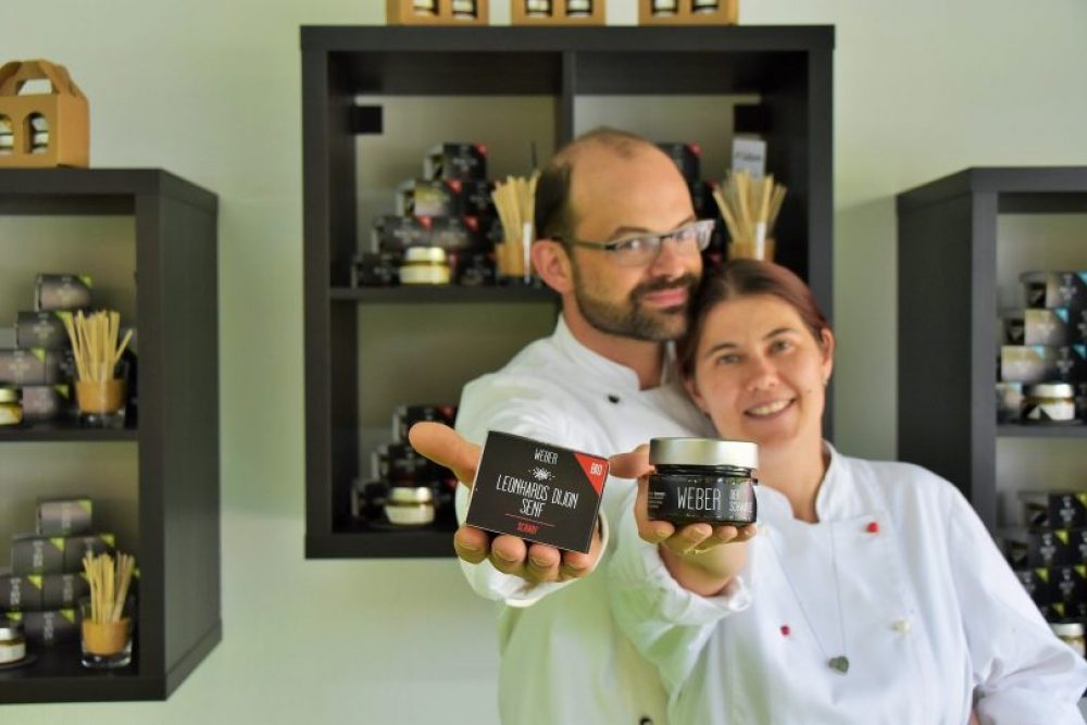 Mit Weber Senf hat das Paar die passende Nische am Markt gefunden: Im Mai diesen Jahres wurde privat wie beruflich der gemeinsame Lebensmittelpunkt in Telfs in Tirol eingerichtet. Foto: Tamara Kainz