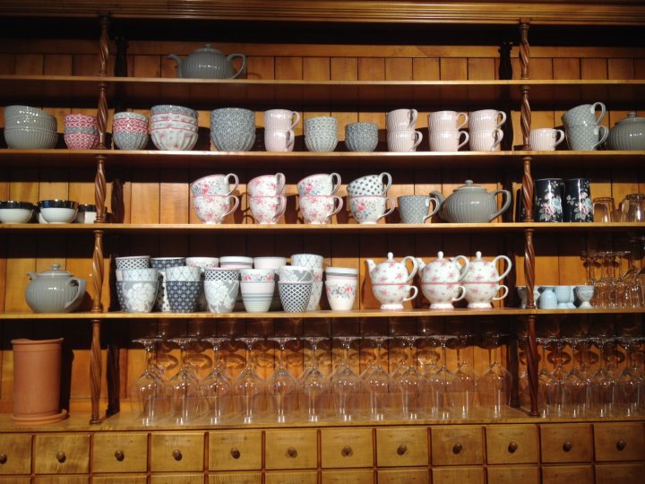 Dettaglio del Mahü Bar, al piano terra della Faktorei, Foto © Laura Manfredi