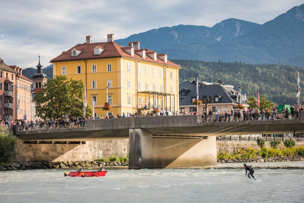 Crowds watching the surfing. myinnsbruck