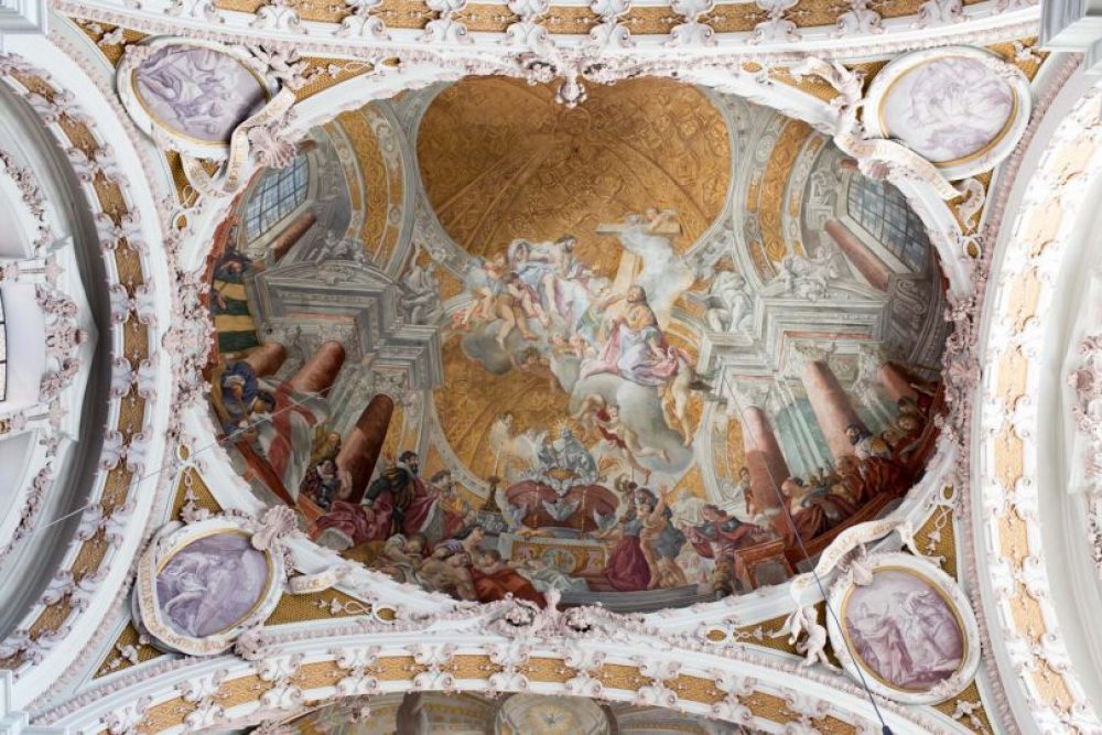 Hier hat sich ein Brathuhn versteckt. Nur wö