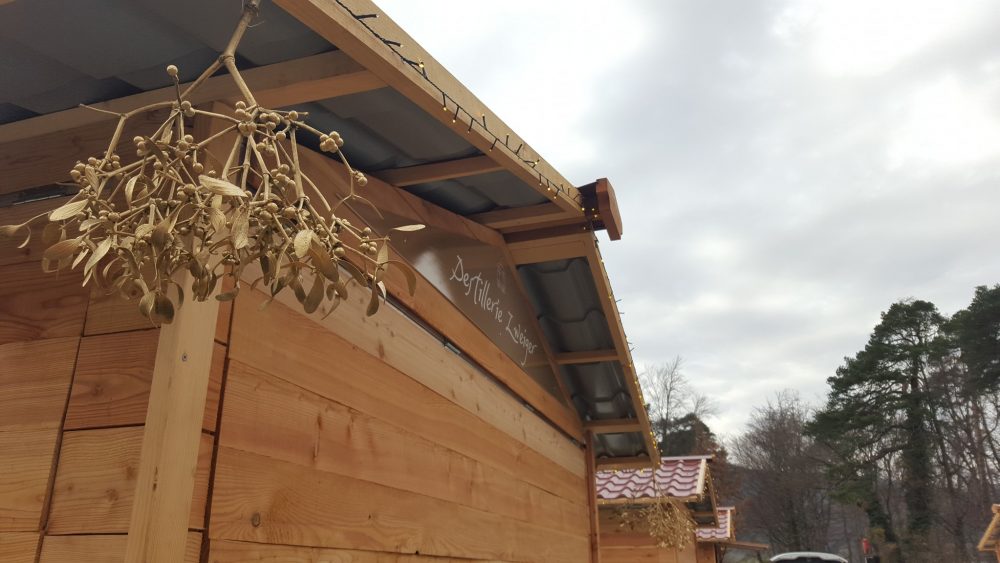 mercatino natale Bergisel Innsbruck bancarelle vischio