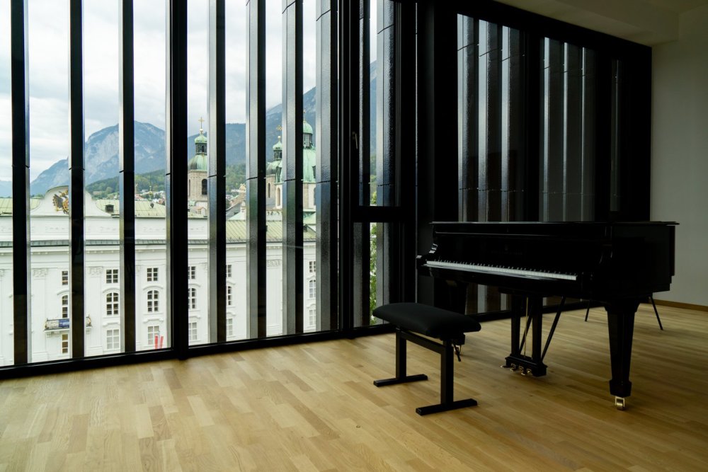 Flügel in einem kleinen Konzertraum im Haus der Musik.