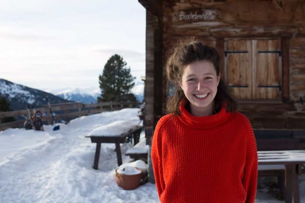 Clara ist gleich alt wie ihre Hütte, beide sind sie Jahrgang 1991.