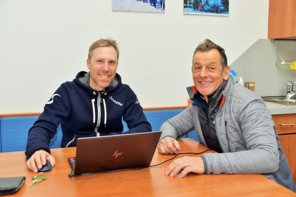 Rund 30 Trainer, darunter bisher nur eine Dame, kümmern sich um die Jugendlichen. Matthias und Heribert sind zwei davon.