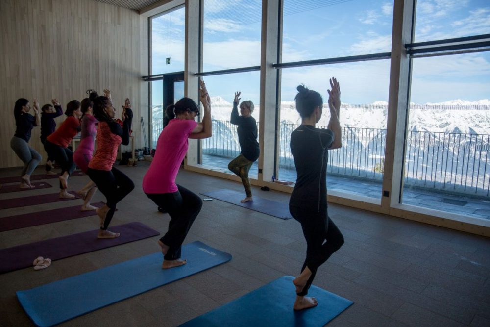 Yoga mit Ausblick auf knapp 2000m Seehöhe.