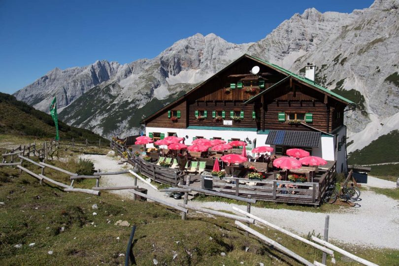Den Großteil der Fotos hat Lea selbst geschossen. Auf der Pfeishütte im wunderbaren Karwendel bei Innsbruck hat sie dabei auch Lustiges erlebt.