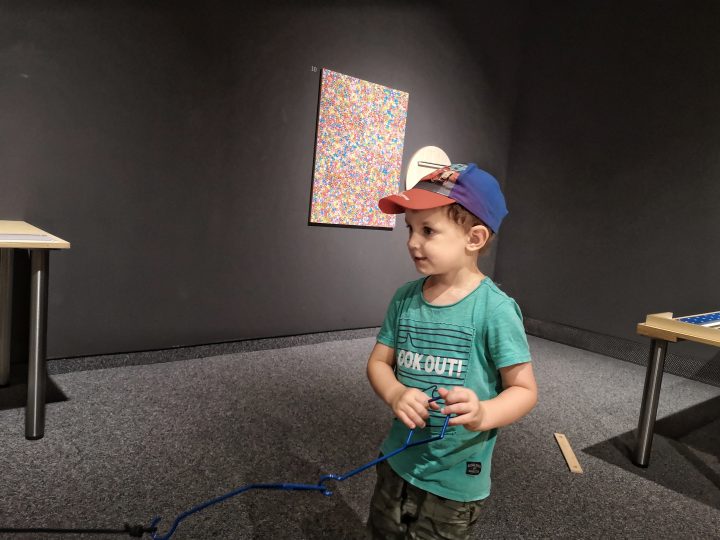 Kind im Audioversum