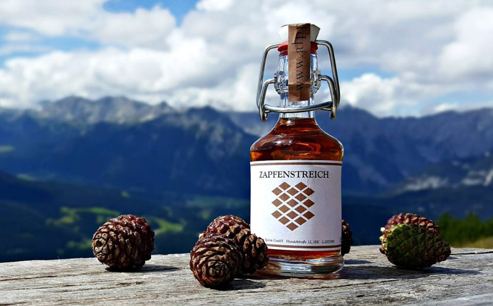 mountain pine liqueur © AlpPine Spirits