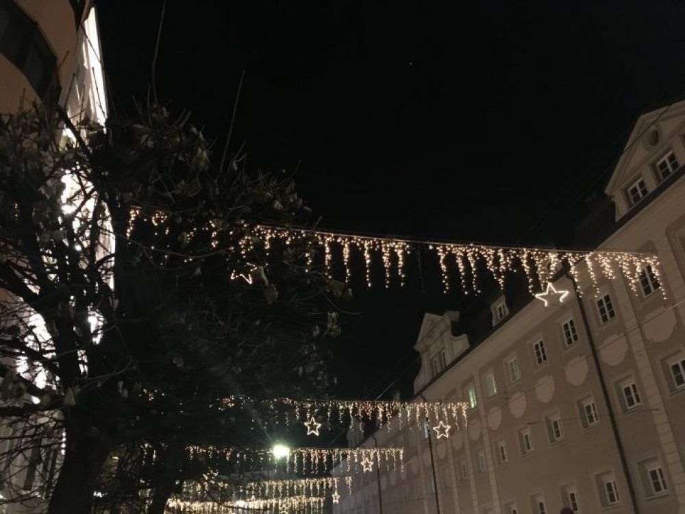  Una delle strade di Innsbruck illuminate nel periodo dell’avvento, Foto © Laura Manfredi