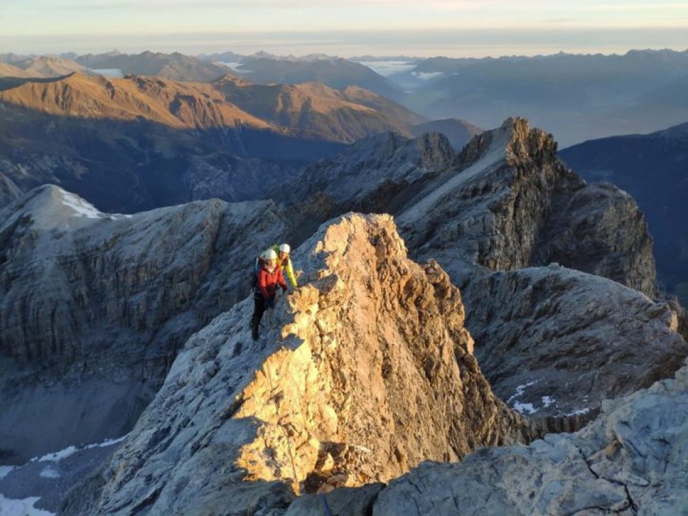 Unter der Obhut eines staatlich geprüften Bergführers gehst du auf Nummer sicher. Dann kannst du dich durchaus auch mal in schwierigeres Terrain vorwagen.
