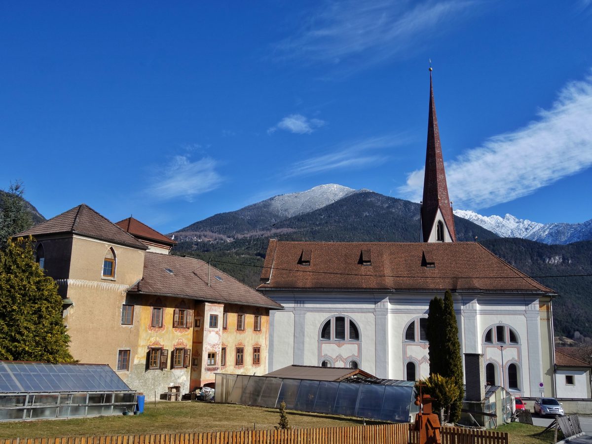 Pfarrkirche und Turm in Inzing