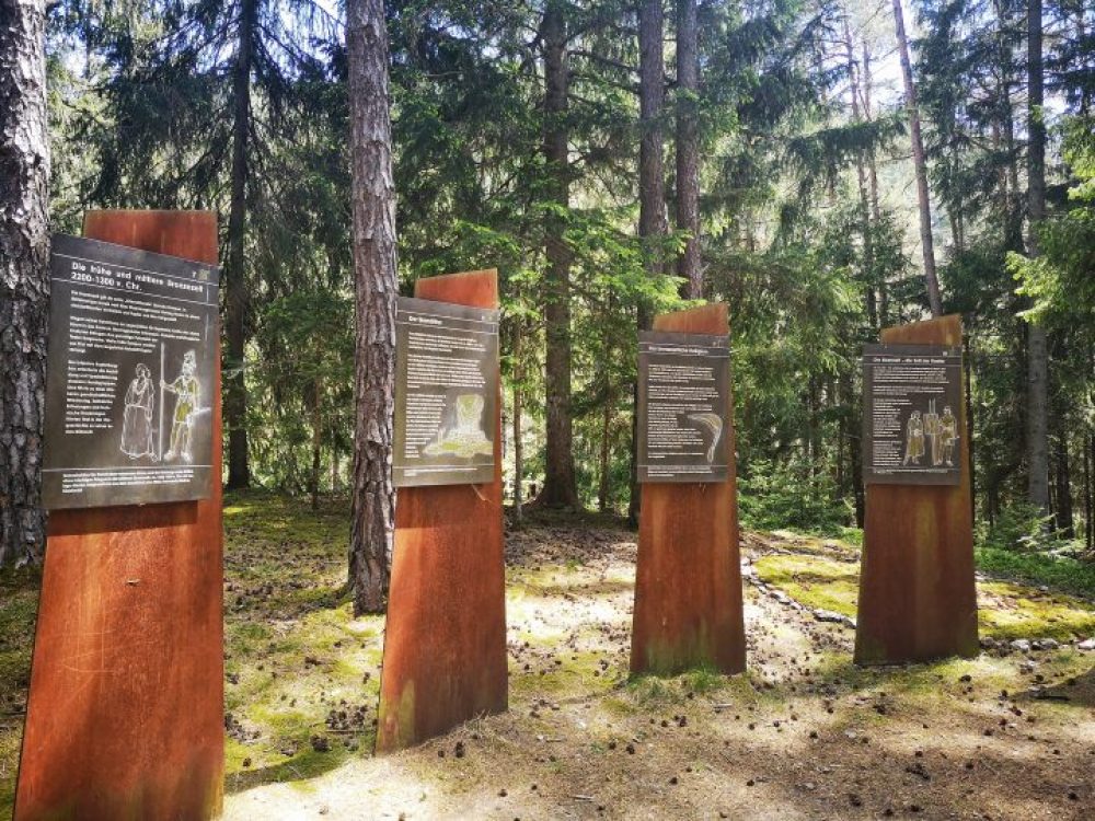 Schautafeln am Goldbichl