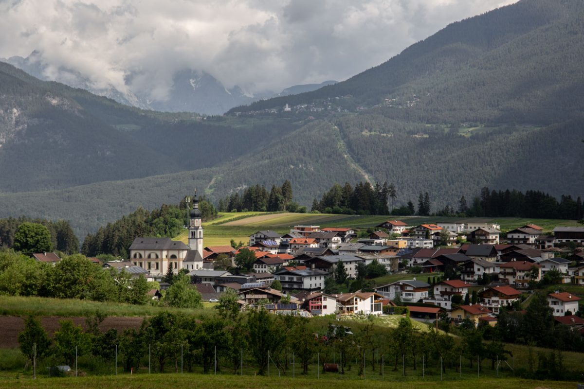 Ranggen: das Dorf in wunderschöner Lage. Foto: ©Lea Hajner
