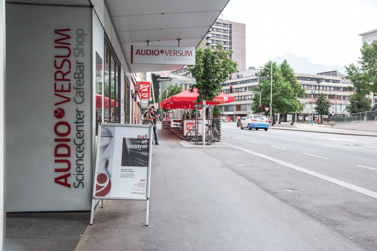 Das Audioversum befindet sich direkt neben dem Landhausplatz. Foto ©Lea Hajner